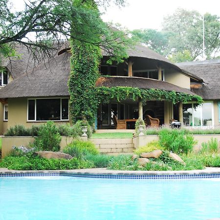 Готель Chartwell Manor Екстер'єр фото