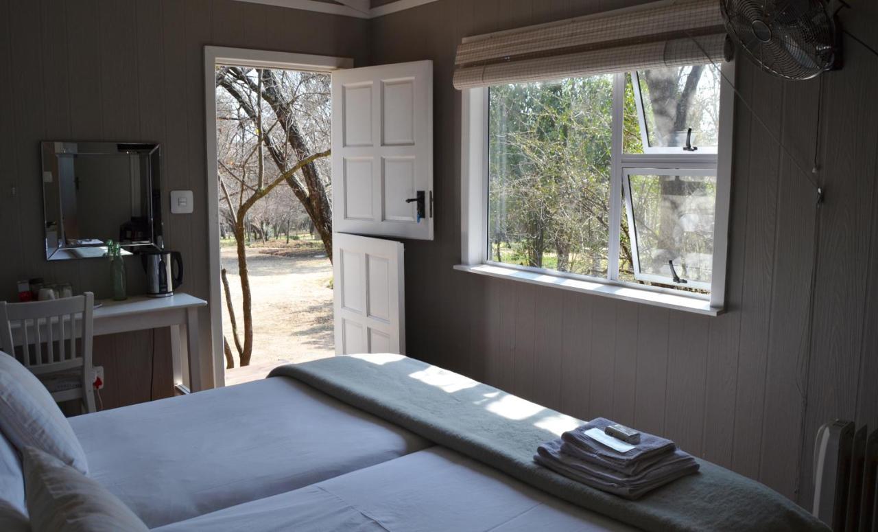 Готель Chartwell Manor Екстер'єр фото