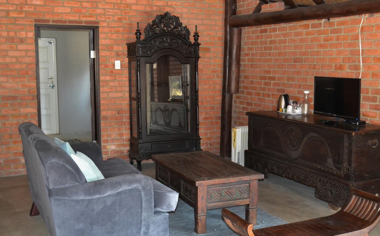 Готель Chartwell Manor Екстер'єр фото